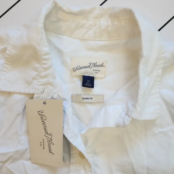 Universal Thread women's white button-down long-sleeve shirt, size XS. - Picture 4 of 7